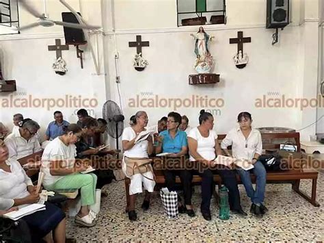 Celebra Iglesia Cat Lica El Mes De La Biblia El Libro M S Vendido En