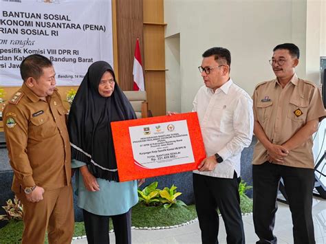 Salurkan Bantuan Kepada Ratusan Kpm Kang Ace Sebut Program Pena