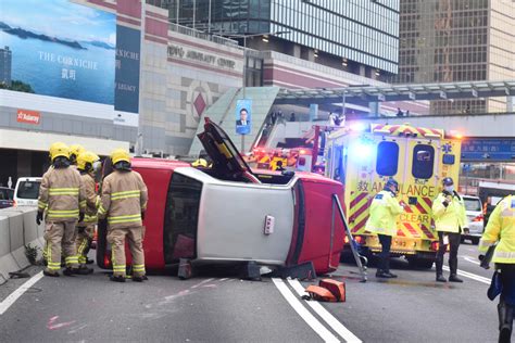 中區半小時兩宗車禍 分涉的士及外賣電單車翻側 新冠疫情專頁