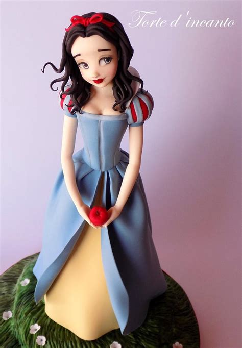 Snow White Decorated Cake By Torte D Incanto Ramona Cakesdecor