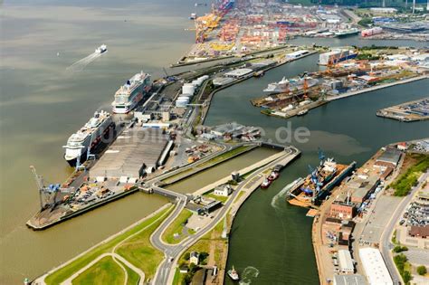 Bremerhaven Aus Der Vogelperspektive Hafenanlagen Am Ufer Des