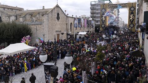 Carnevale Di Putignano Sfilata Da Sold Out Oltre Mila Persone Al