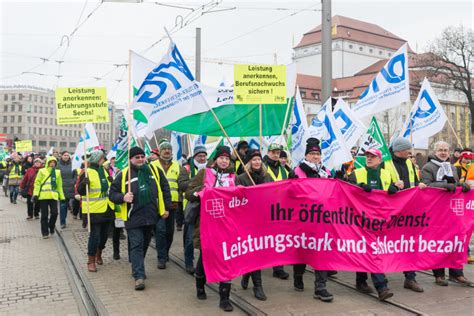 Streik In Sachsen Angek Ndigt Lehrer Fordern Mehr Lohn Schulen