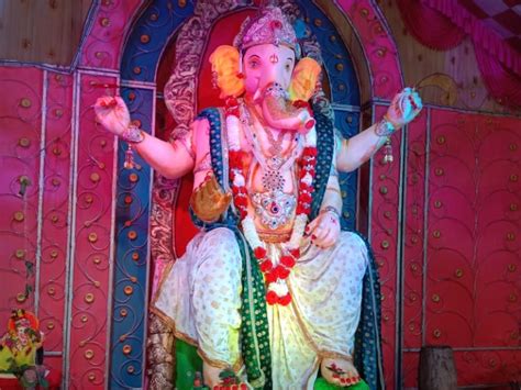 Ganesh Mandal Is Enshrined In The Image Of The King Of Lalbagh In