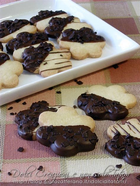 Biscotti Ricoperti Di Cioccolato Fondente Senza Uova E Senza Lievito