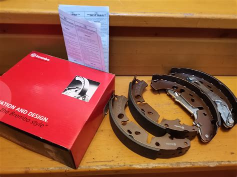 Замена задних тормозных колодок — Opel Corsa D, 1,4 л, 2007 года ...