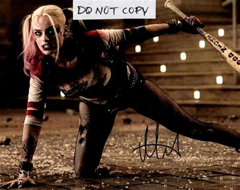 Margot Robbie Hand Signed Harley Quinn Autograph Photo 8x10 Coa Suicide