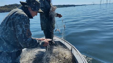 Pescador Multado Em Mais De R Mil Por Pescar Redes De