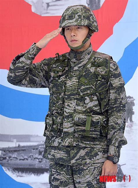 KOREAN ACTOR HYUN BIN: HYUN BIN WITH HIS MILITARY UNIFORM