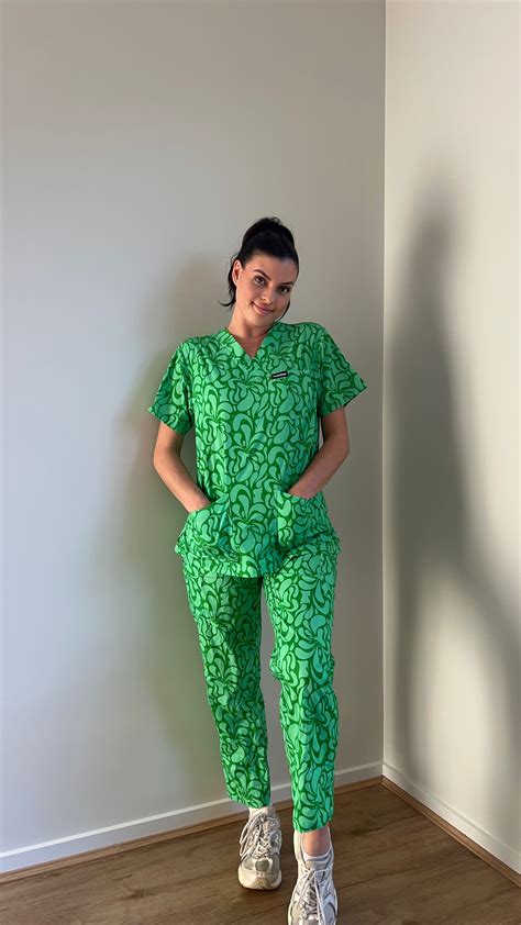 SCRUBINI Medical Scrubs
