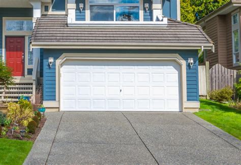 Vinyl Garage Doors: Things to Keep in Mind Before Investing Your Money