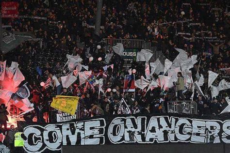 Angers Bagarre Au Stade Les Supporters Du Sco R Agissent Angers