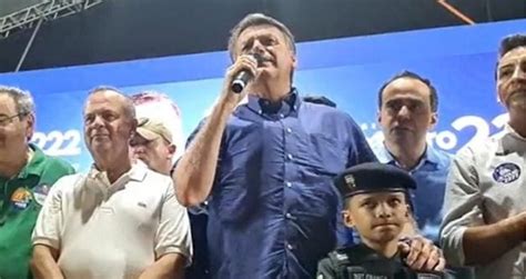 Falo palavrão mas não sou ladrão diz Bolsonaro em comício no