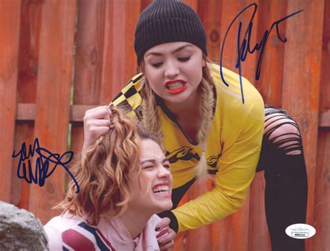 Post Cobra Kai Fakes Mary Mouser Outtake Dreams Peyton List The Best