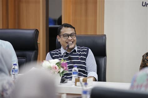 Rektor Umsu Lepas Tim Bertarung Ke Pimnas Di Unpad Bandung Umsu