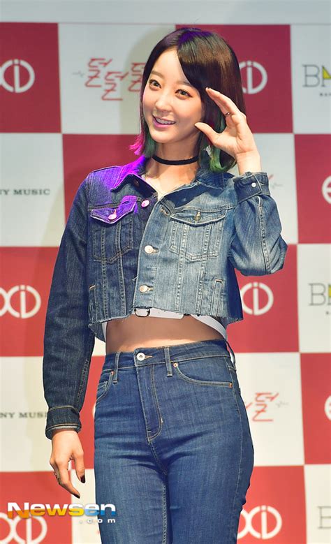 포토엔hd Exid 혜린 ‘깜찍한 포즈 어때요 손에 잡히는 뉴스 눈에 보이는 뉴스 뉴스엔