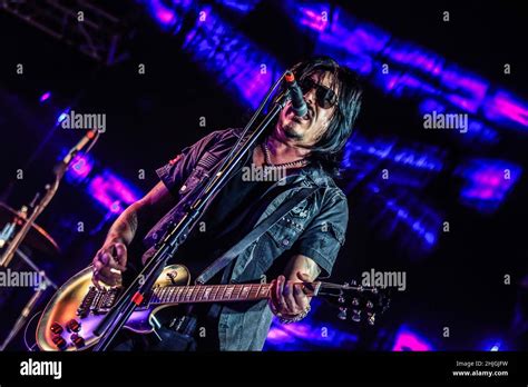 El Ex Guitarrista De Guns N Roses Gilby Clarke Durante La Noche De Su