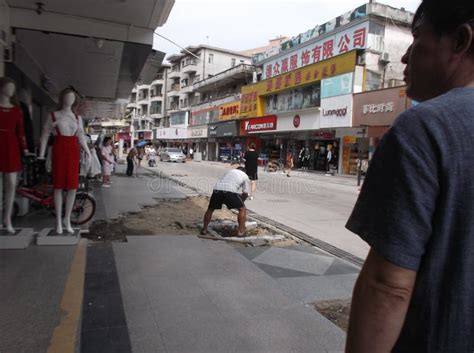 Construction Workers in Road Construction Editorial Stock Image - Image ...