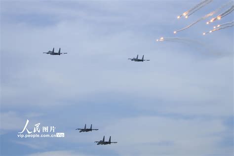 西部战区空军航空兵某旅：实战化训练砺精兵 图片频道 人民网