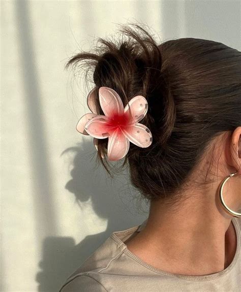 Claw Clip Hairstyles Flowers In Hair Cute Hairstyles Long Hair Styles