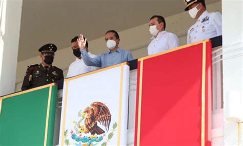 El Gobernador Carlos Joaquín Presencia El Desfile Conmemorativo De La Independencia De México