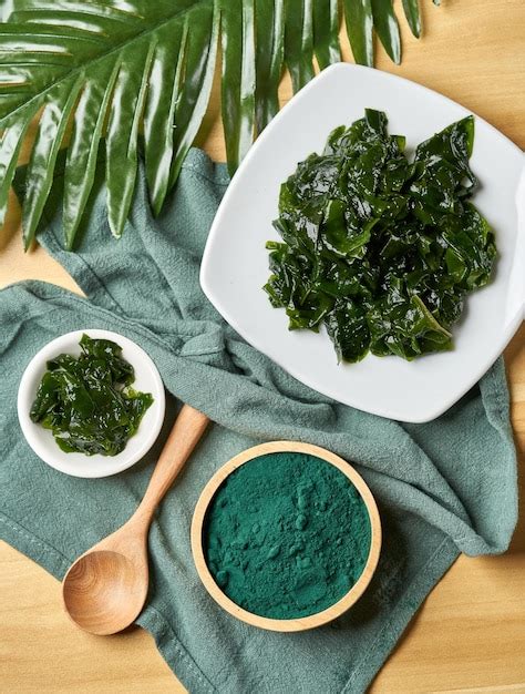 Vista Superior Laminaria Ou Algas Marinhas E P De Espirulina Na Tigela