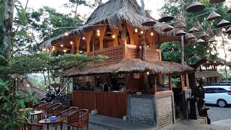 Saung Karuhun Tempat Wisata Kuliner Bernuansa Sunda Bali Di Kawasan