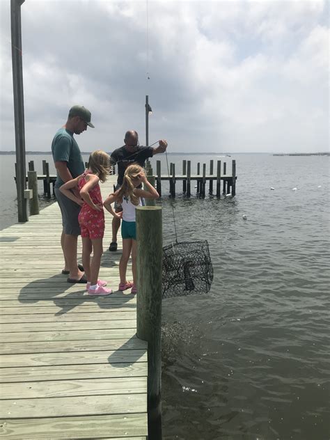 Crabbing Delaware Neck Long