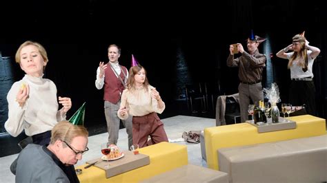 Sex Und Frisierte Storys Konsens Feiert Premiere Im Kasseler Tif