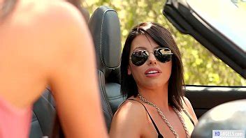 Hot Lesbians Enjoy Threesome Sex XNXX