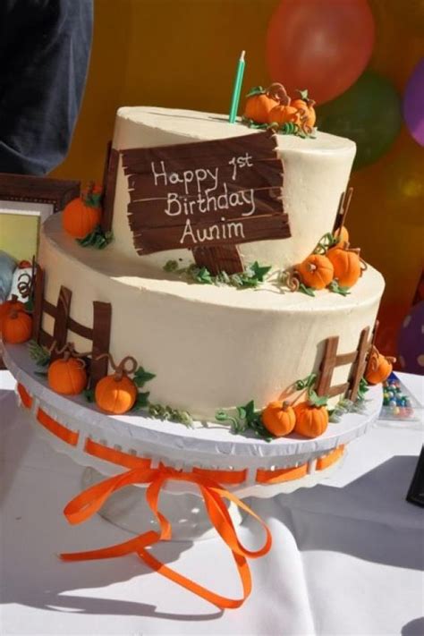 5 MUST See Fall Birthday Cakes For You To Recreate!