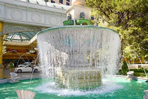 Las Vegas NV USA 09 30 17 This Water Fountains Adorns Th Flickr