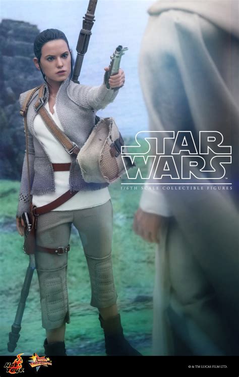 General News News Hot Toys To Show Star Wars The Force Awakens 1 6 Luke Skywalker At Sdcc