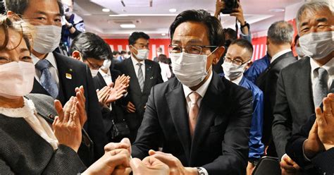 京都府知事選で現職の西脇隆俊氏が当選確実 写真特集17 毎日新聞