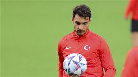 Galatasaray milli futbolcu Kaan Ayhan ın transferi için görüşmelere