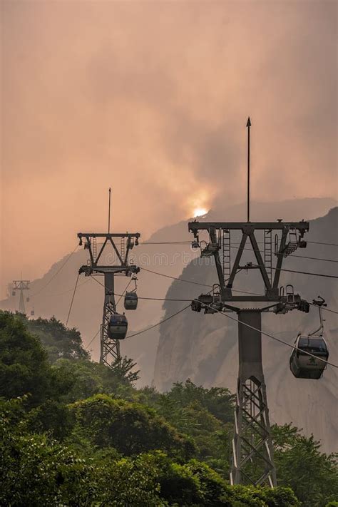 Cable Car To the Top of Huashan Mountain Editorial Photo - Image of cliff, carrying: 163005361