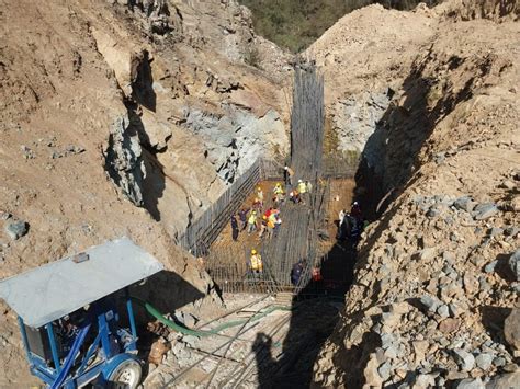 La Jornada Seis Heridos Al Caer Estructura En Obra De Carretera