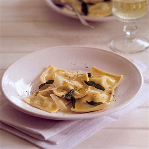 Ravioli Met Gekruide Ricotta En Salieboter Recept Okoko Recepten