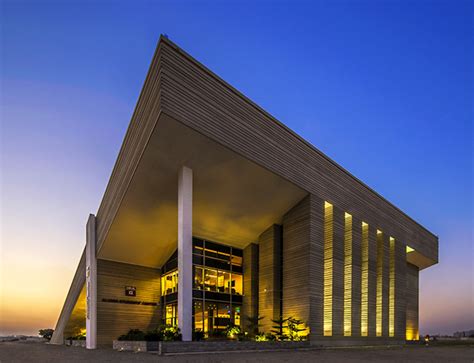 IBA Alumni Students Centre - Architizer