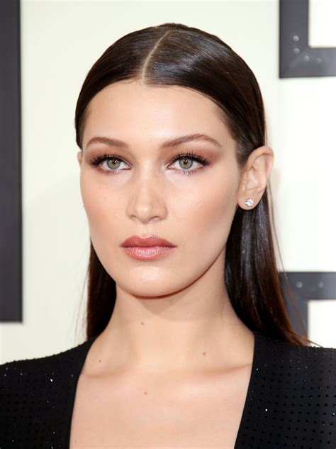 Grammys Red Carpet Makeup, Hair, Style Tips: Secrets and Hacks