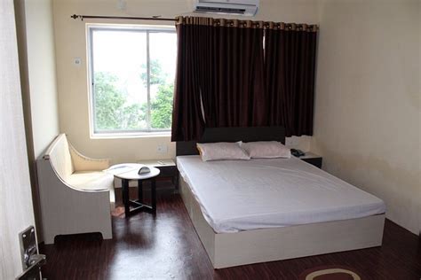 RAJHANS HOTEL & RESORT - Updated 2024 Prices & Reviews (Falta, West Bengal)