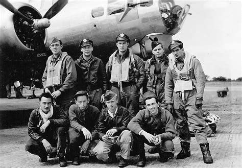 Crew and B-17G Flying Fortress 2 | World War Photos