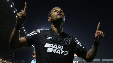 Botafogo exorciza 2023 e alcança primeiro objetivo do ano vaga nos