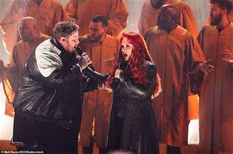 Wynonna Judd Worries Fans After Bizarre CMA Awards Performance This