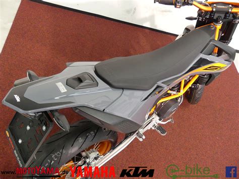 Details zum Custom Bike KTM 690 SMC R des Händlers MotoYama GmbH