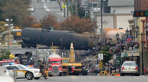 Québec Lac Mégantic Gigantesque Incendie Après Lexplosion Dun 34d