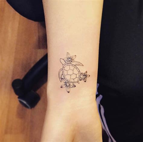 60 Small Tattoos Every Girl Dreams About Getting Tattooblend