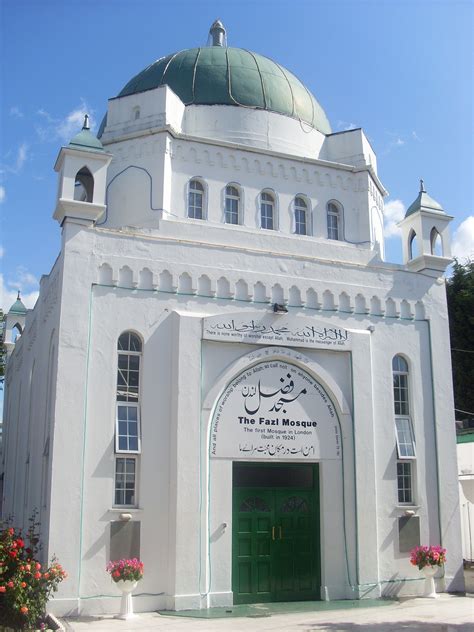 The Fazl Mosque In London Built 1924 Mosque Architecture Mosque