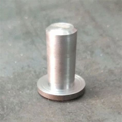 BSW 1mm Stainless Steel Standard Bolt For Automobile Industry At Best