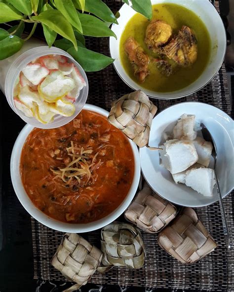 Ketupat and Opor Ayam, Lebaran Dish in Indonesia